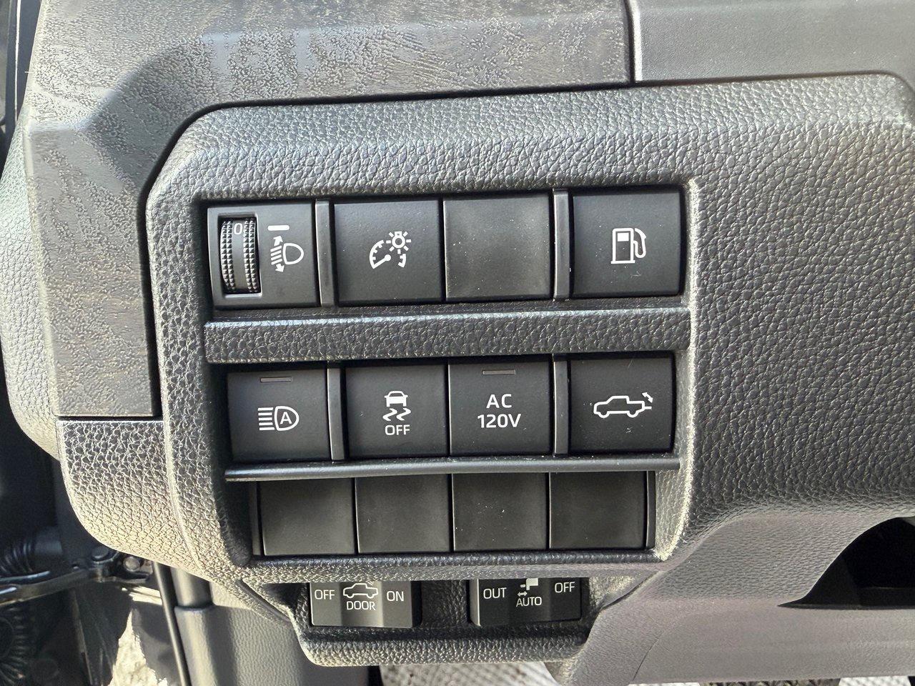 2025 Toyota TACOMA HYBRID Limited Photo