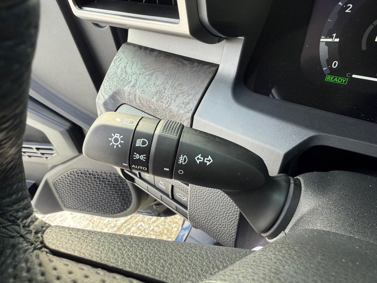 2025 Toyota TACOMA HYBRID Limited Photo