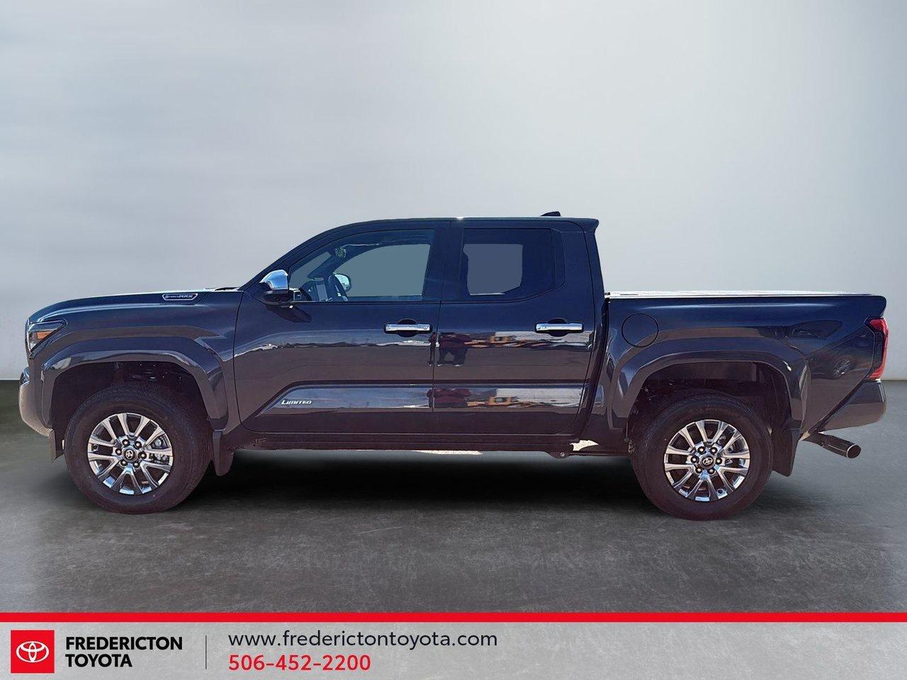 2025 Toyota TACOMA HYBRID Limited Photo4