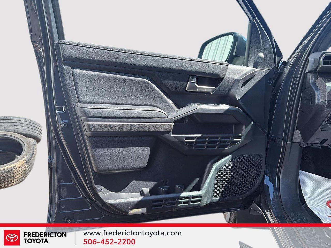 2025 Toyota TACOMA HYBRID Limited Photo