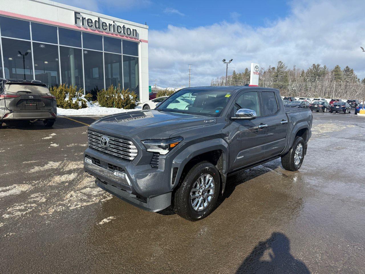 2025 Toyota TACOMA HYBRID Limited Photo0