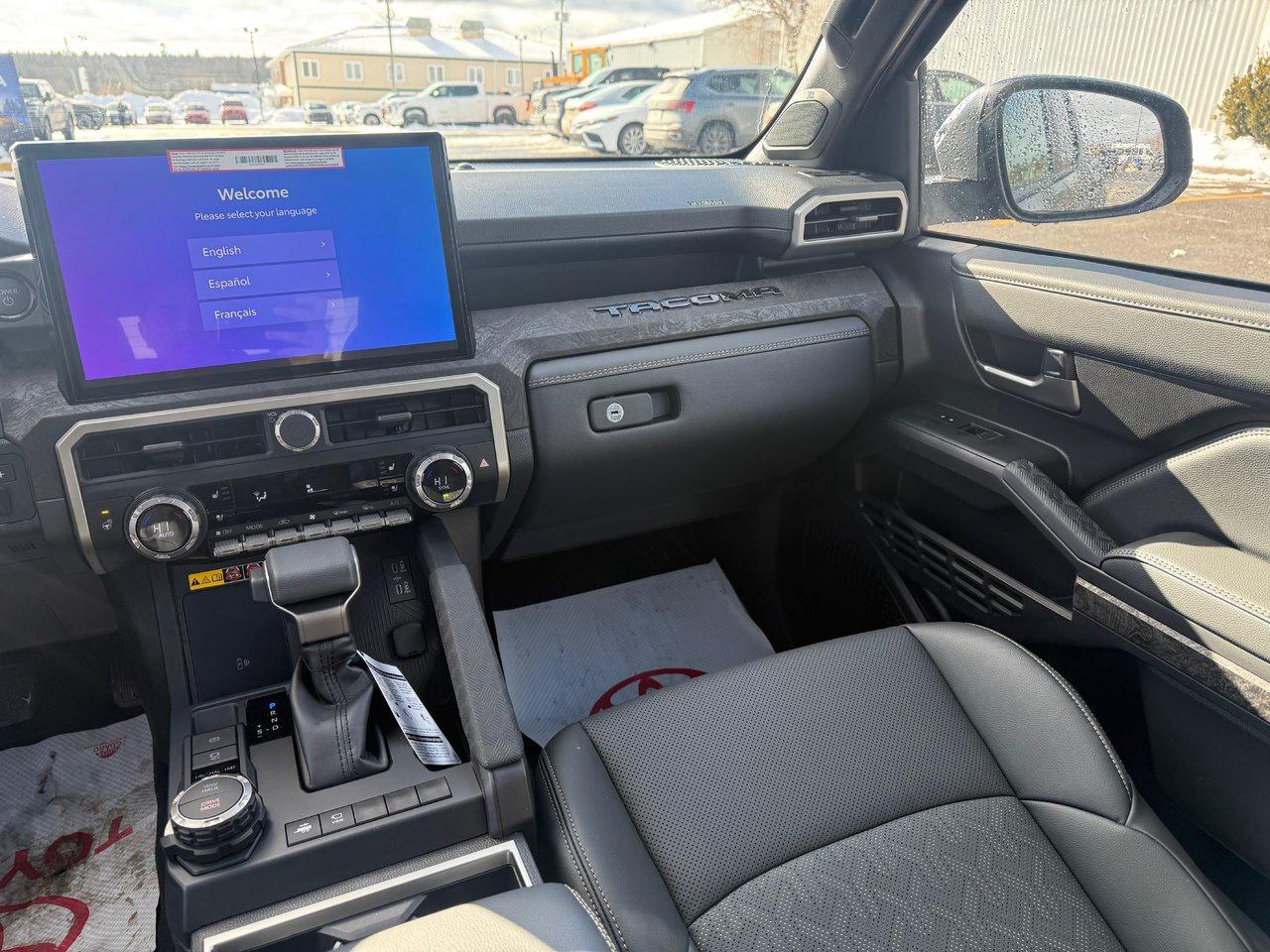 2025 Toyota TACOMA HYBRID Limited Photo