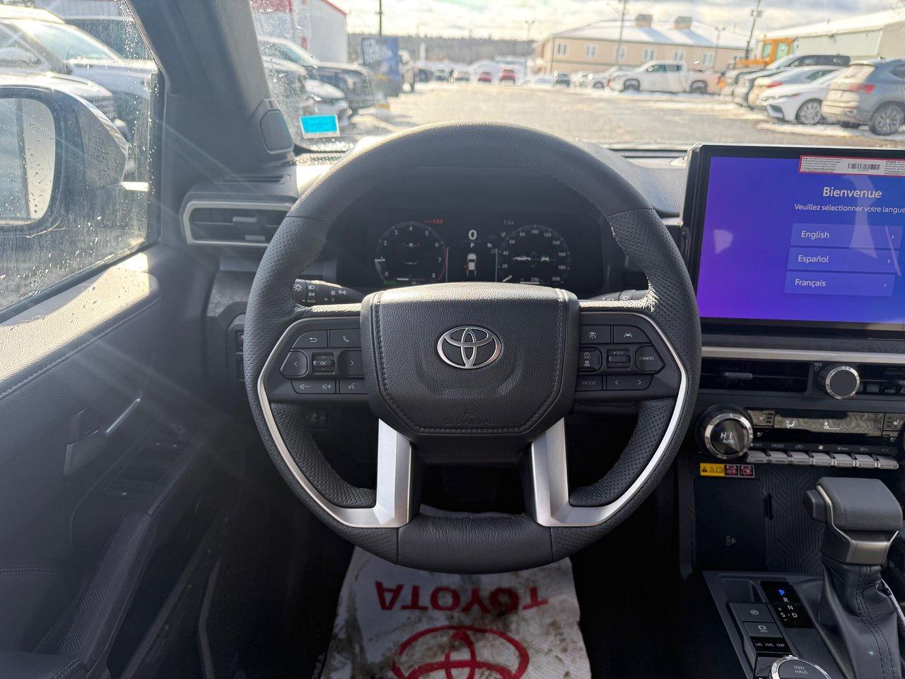 2025 Toyota TACOMA HYBRID Limited Photo