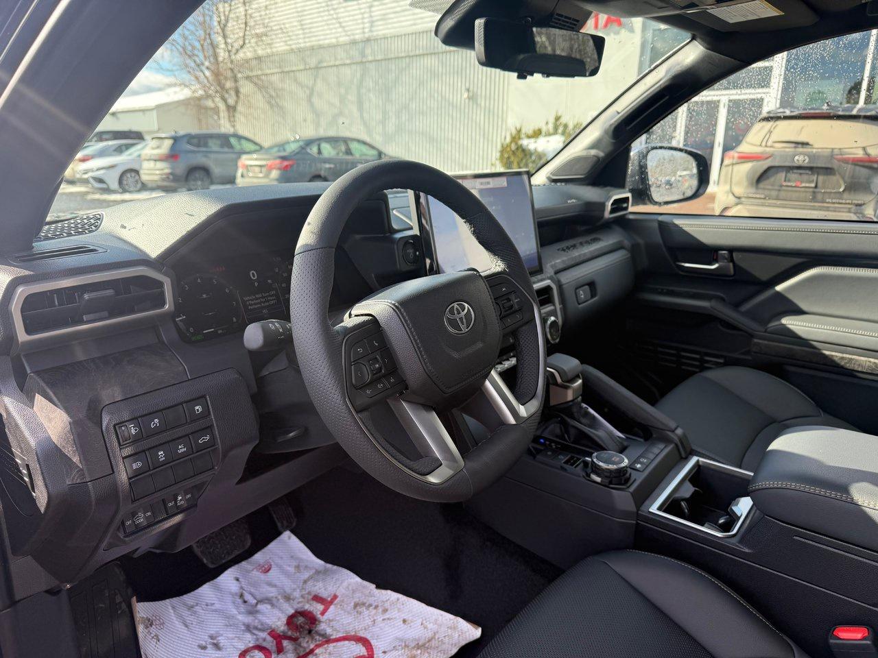 2025 Toyota TACOMA HYBRID Limited Photo