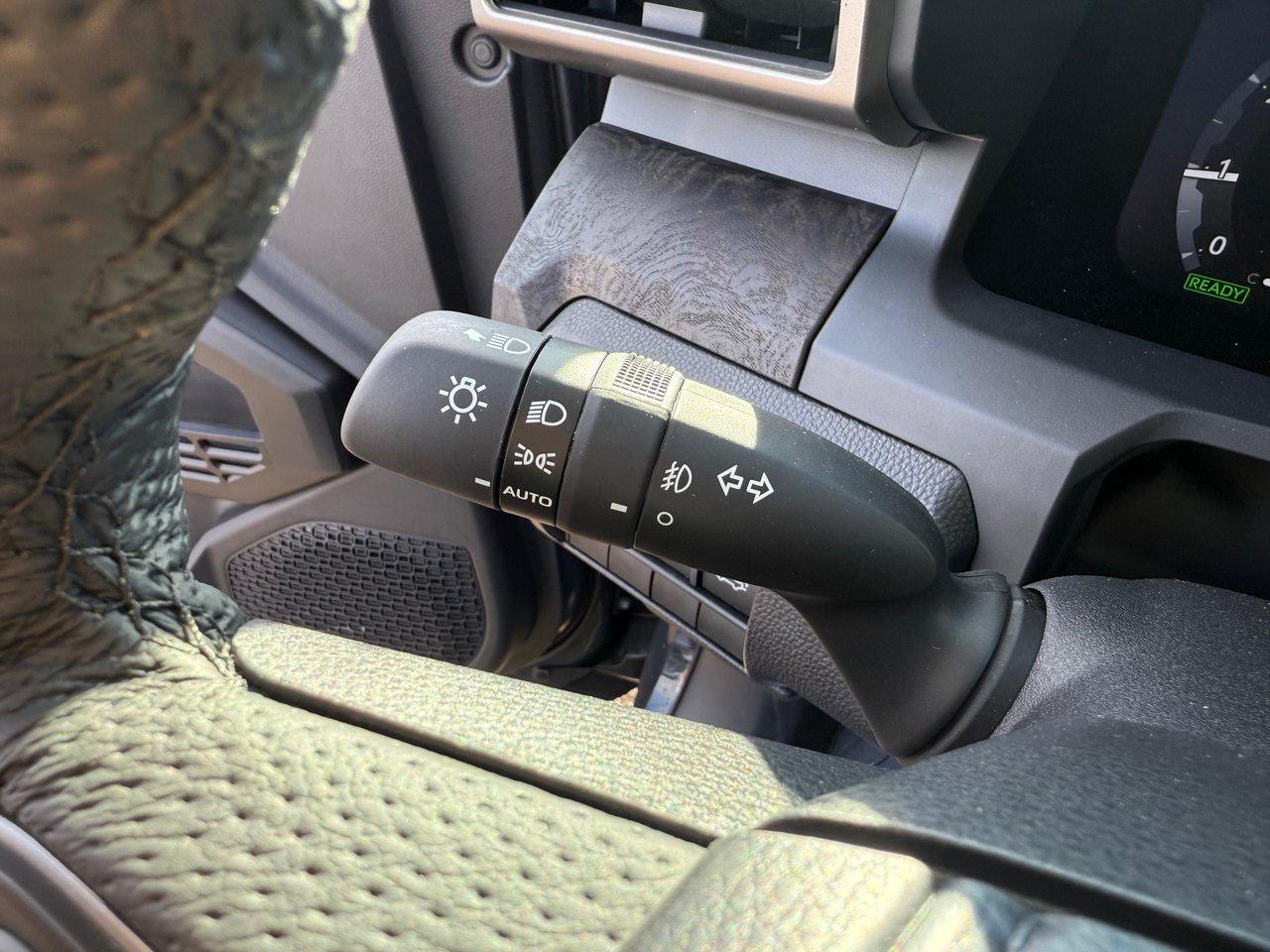 2025 Toyota TACOMA HYBRID Limited Photo