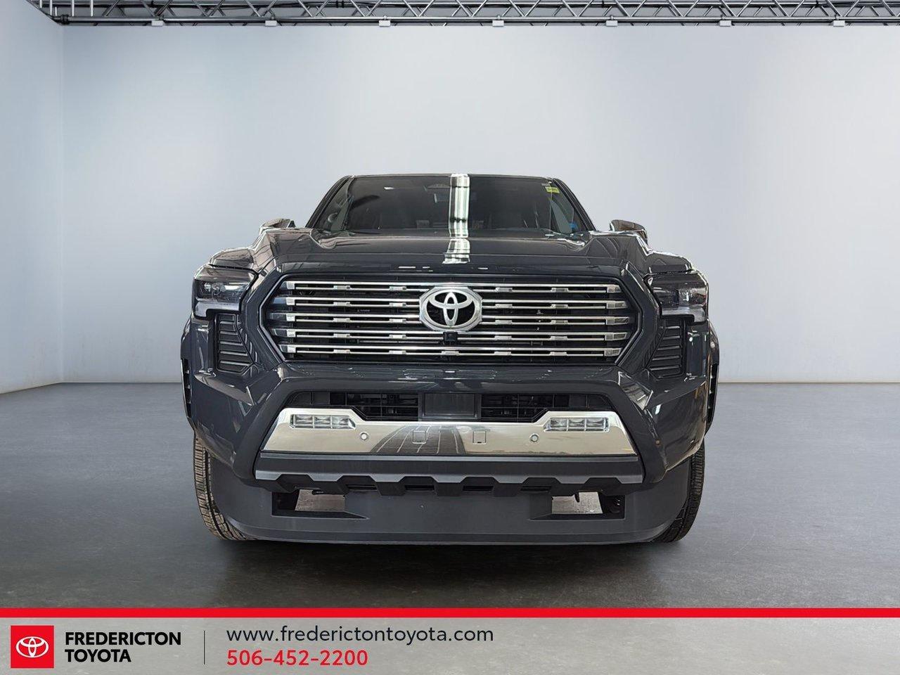 2025 Toyota TACOMA HYBRID Limited Photo1
