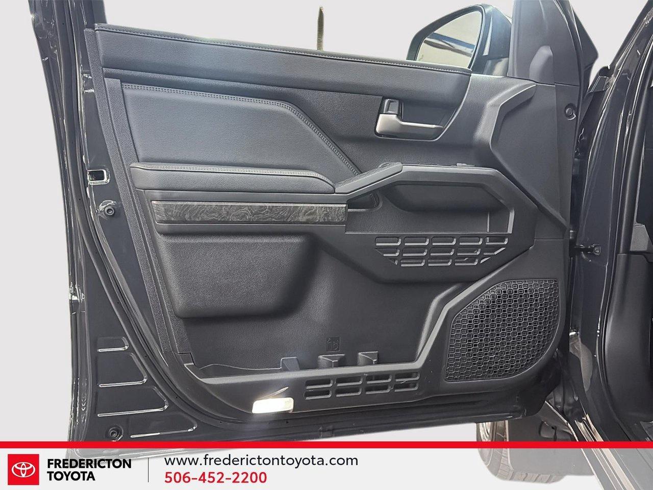 2025 Toyota TACOMA HYBRID Limited Photo