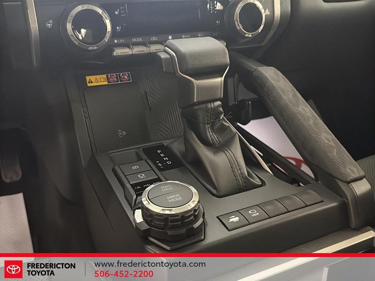 2025 Toyota TACOMA HYBRID Limited Photo