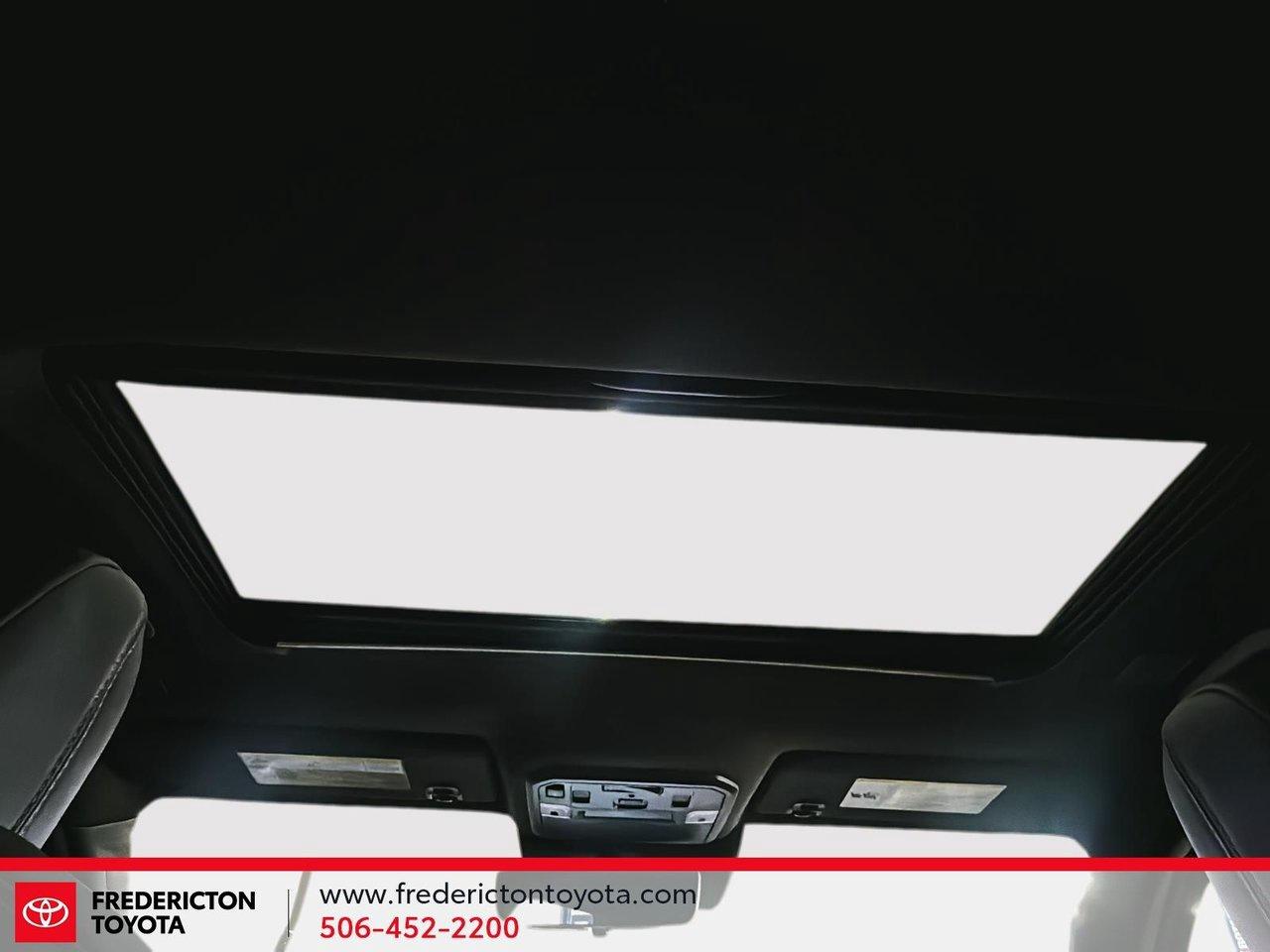 2025 Toyota TACOMA HYBRID Limited Photo