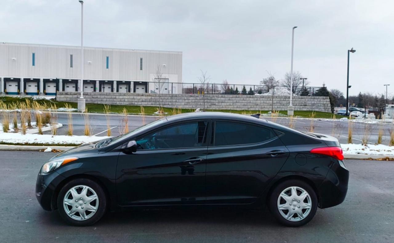 2013 Hyundai Elantra SE 4dr Coupe Automatic Photo