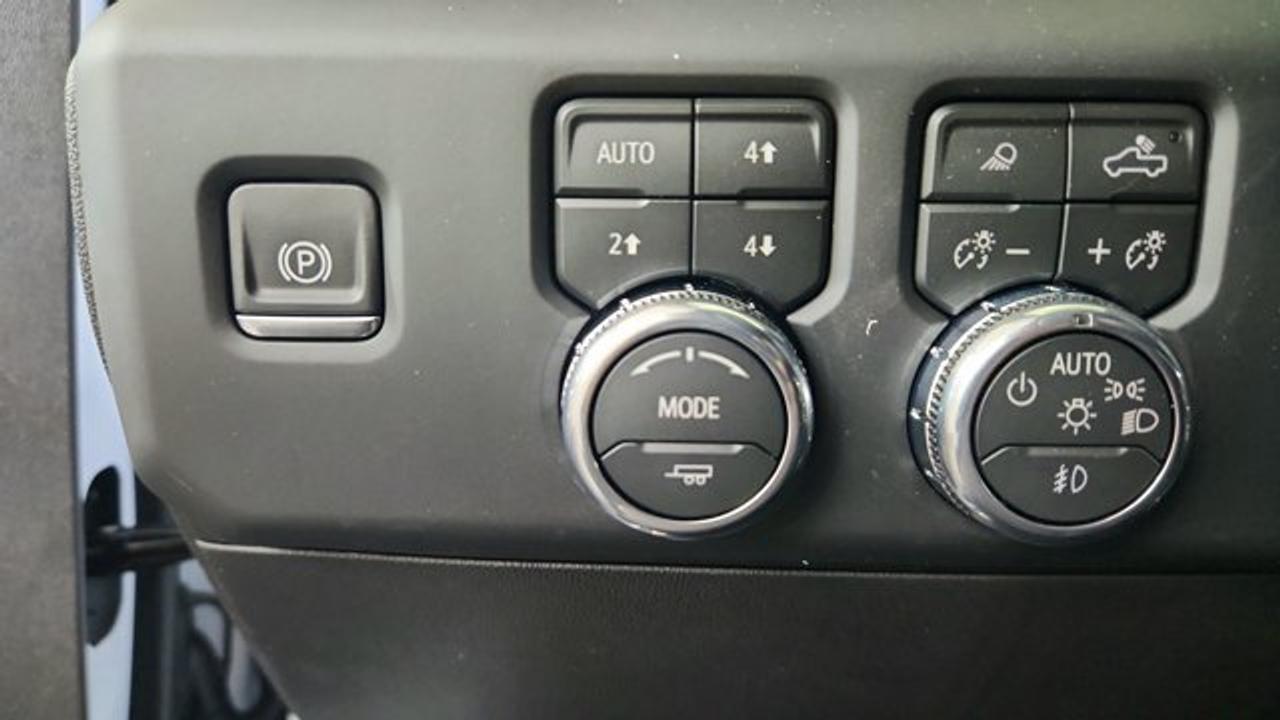 13298261.822239577