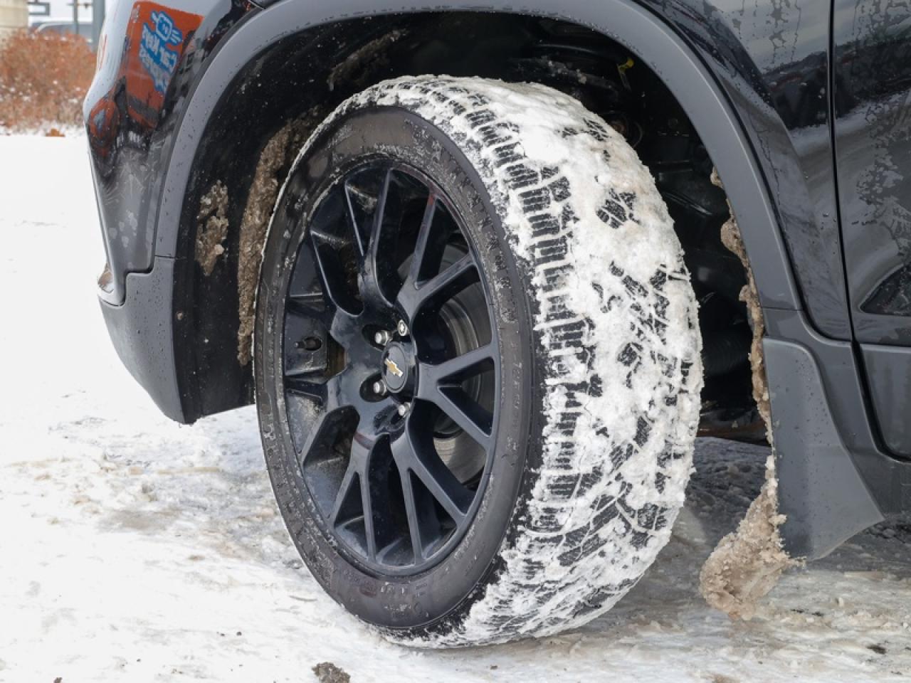 2021 Chevrolet Trax LT  - Remote Start -  Apple CarPlay - $119 B/W Photo