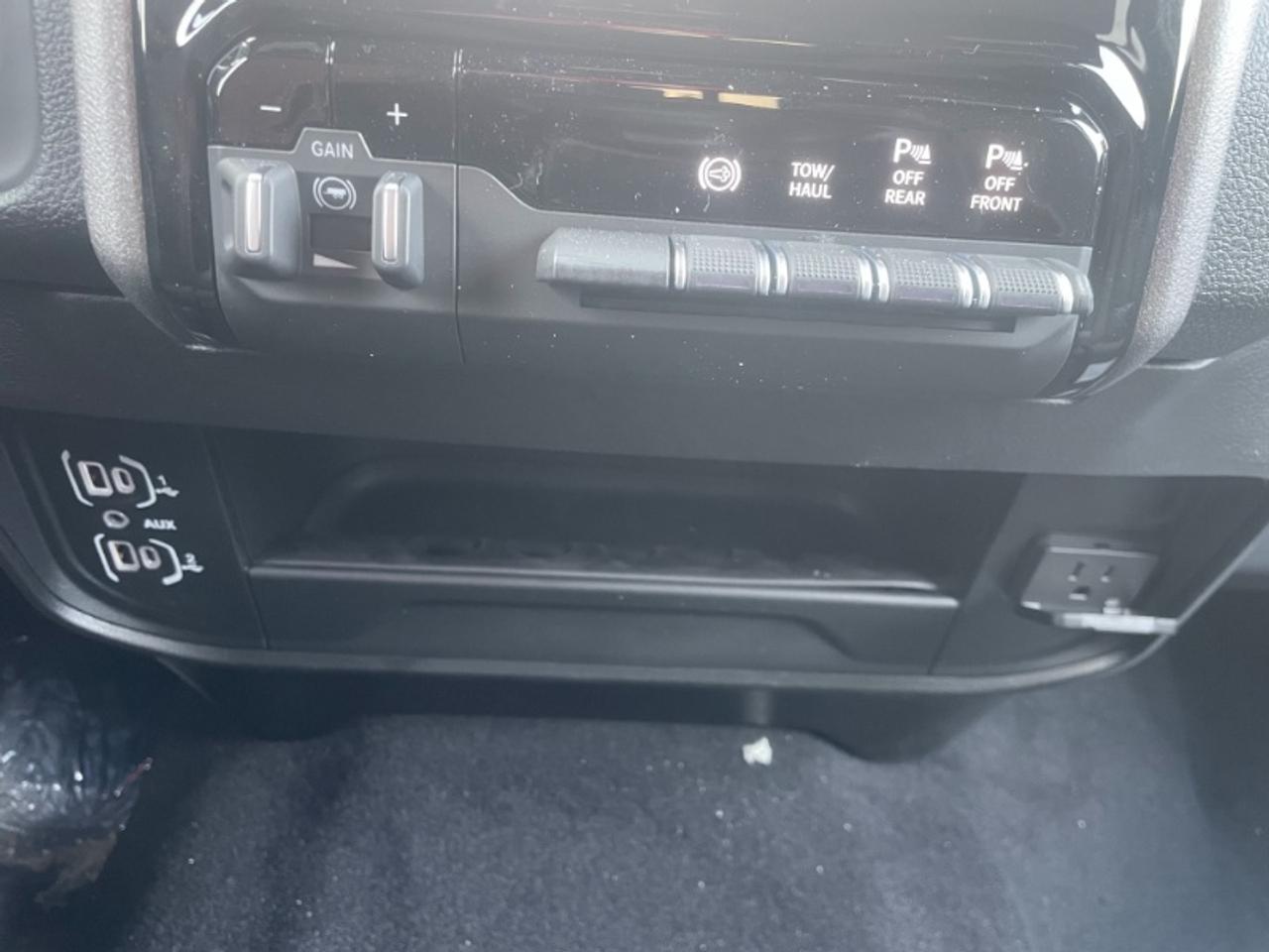 2026 RAM 2500 Black Express Photo