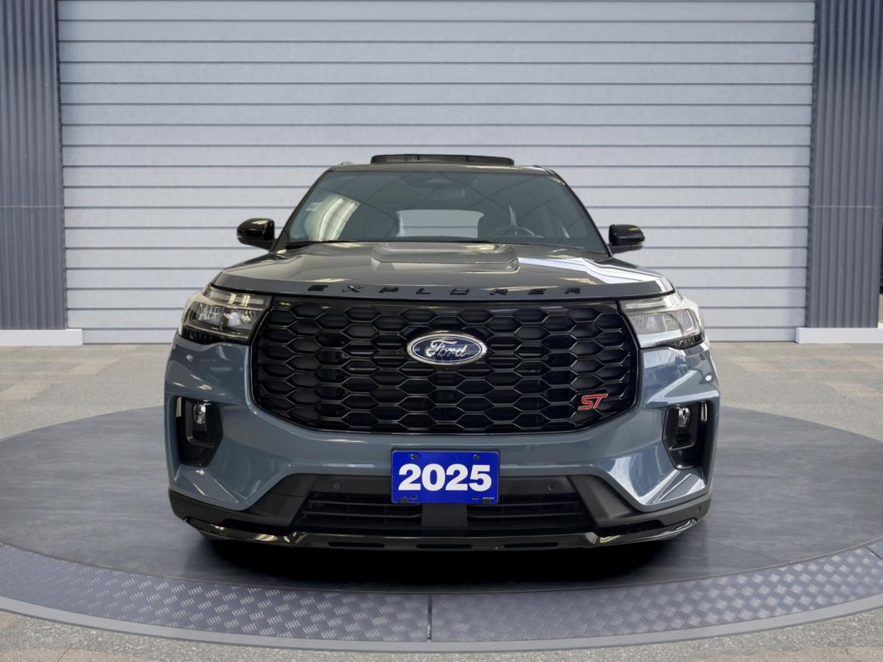 2025 Ford Explorer ST Photo