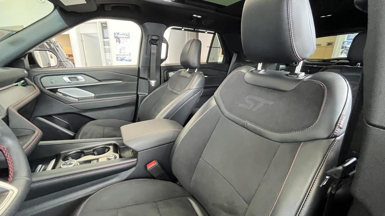 2025 Ford Explorer ST Photo