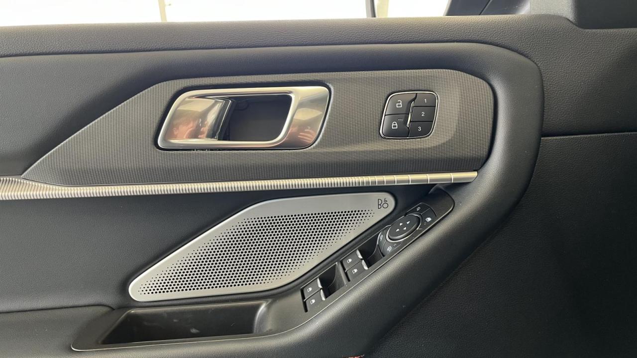 2025 Ford Explorer ST Photo