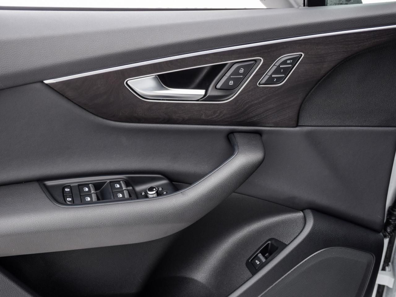 2025 Audi Q7 55 Photo