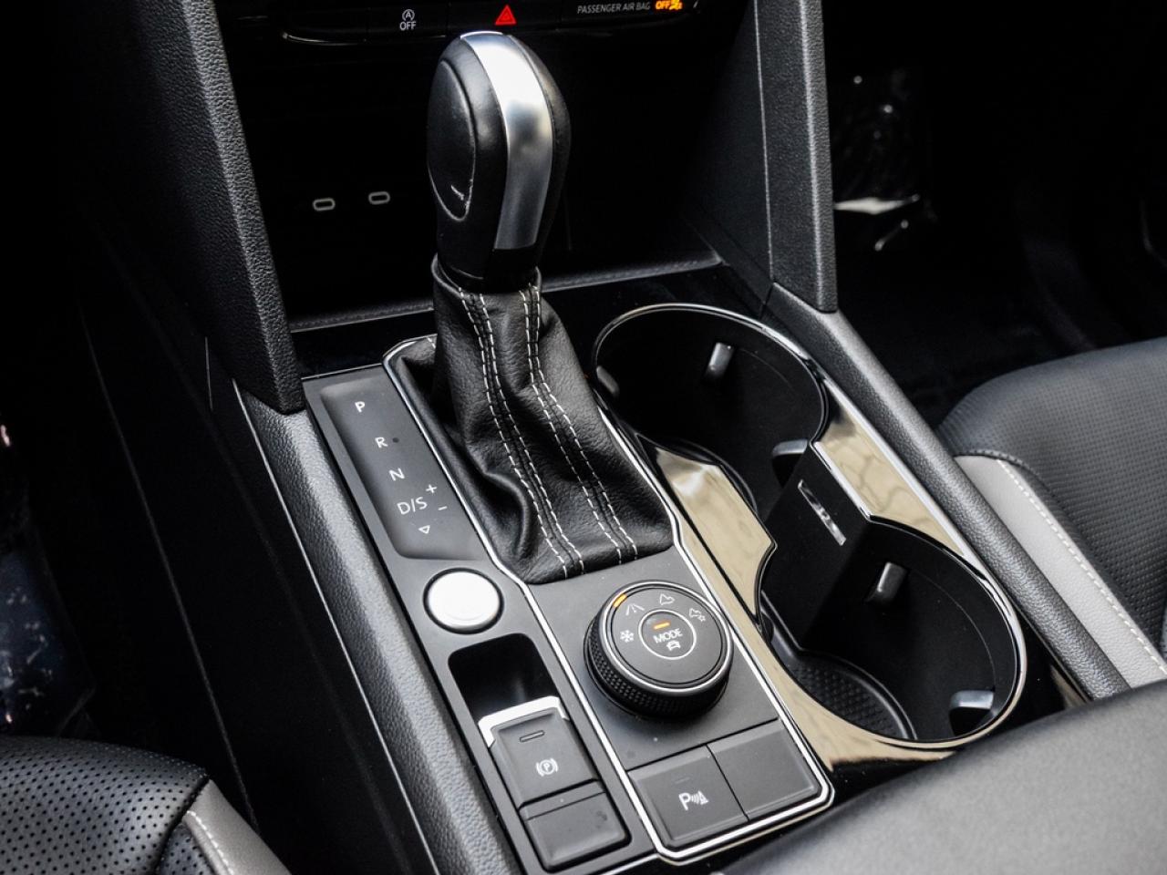 2022 Volkswagen Atlas Cross Sport 2.0 TSI Highline Photo