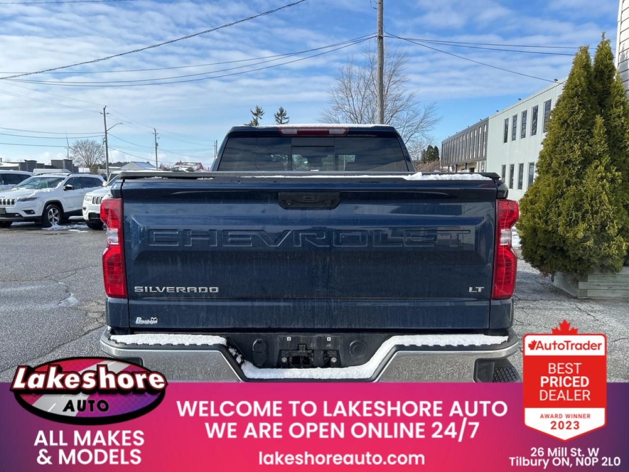 2023 Chevrolet Silverado 1500 LT Photo2