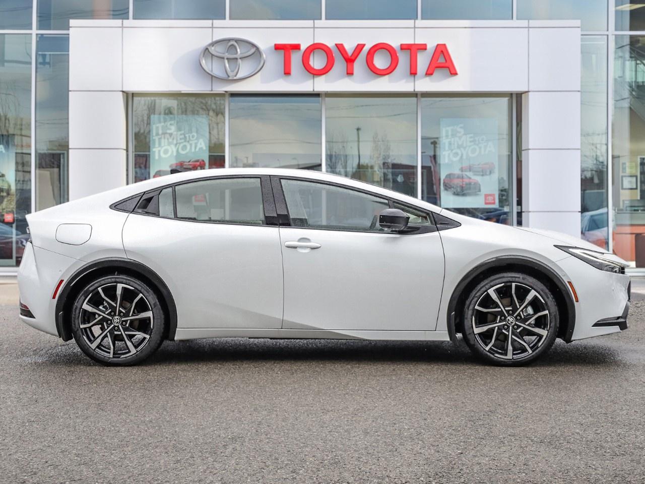 2026 Toyota Prius Plug-In Hybrid XSE Premium Package Photo2