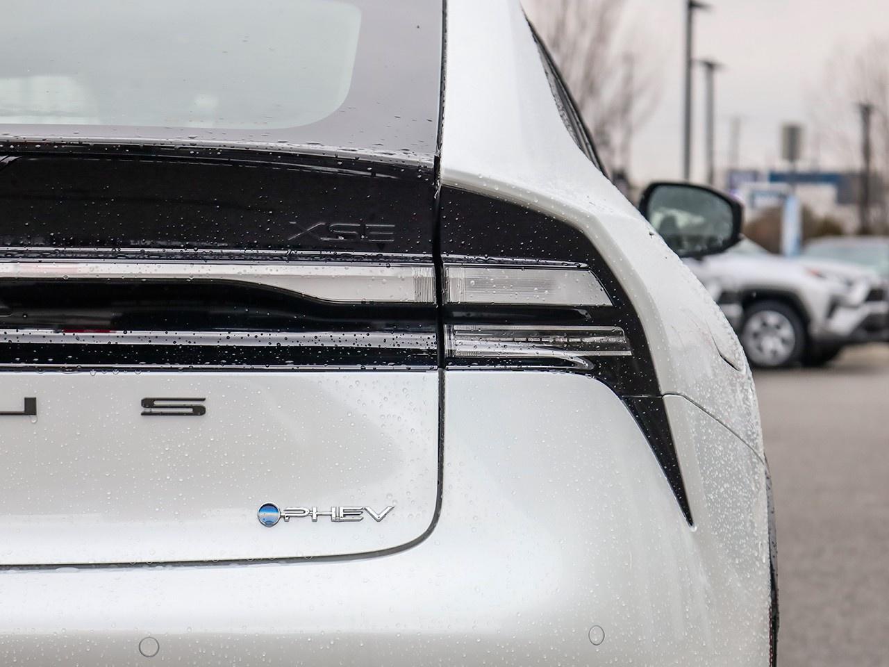 2026 Toyota Prius Plug-In Hybrid XSE Premium $8000 IN TOTAL SAVINGS AVAILABLE!! Photo