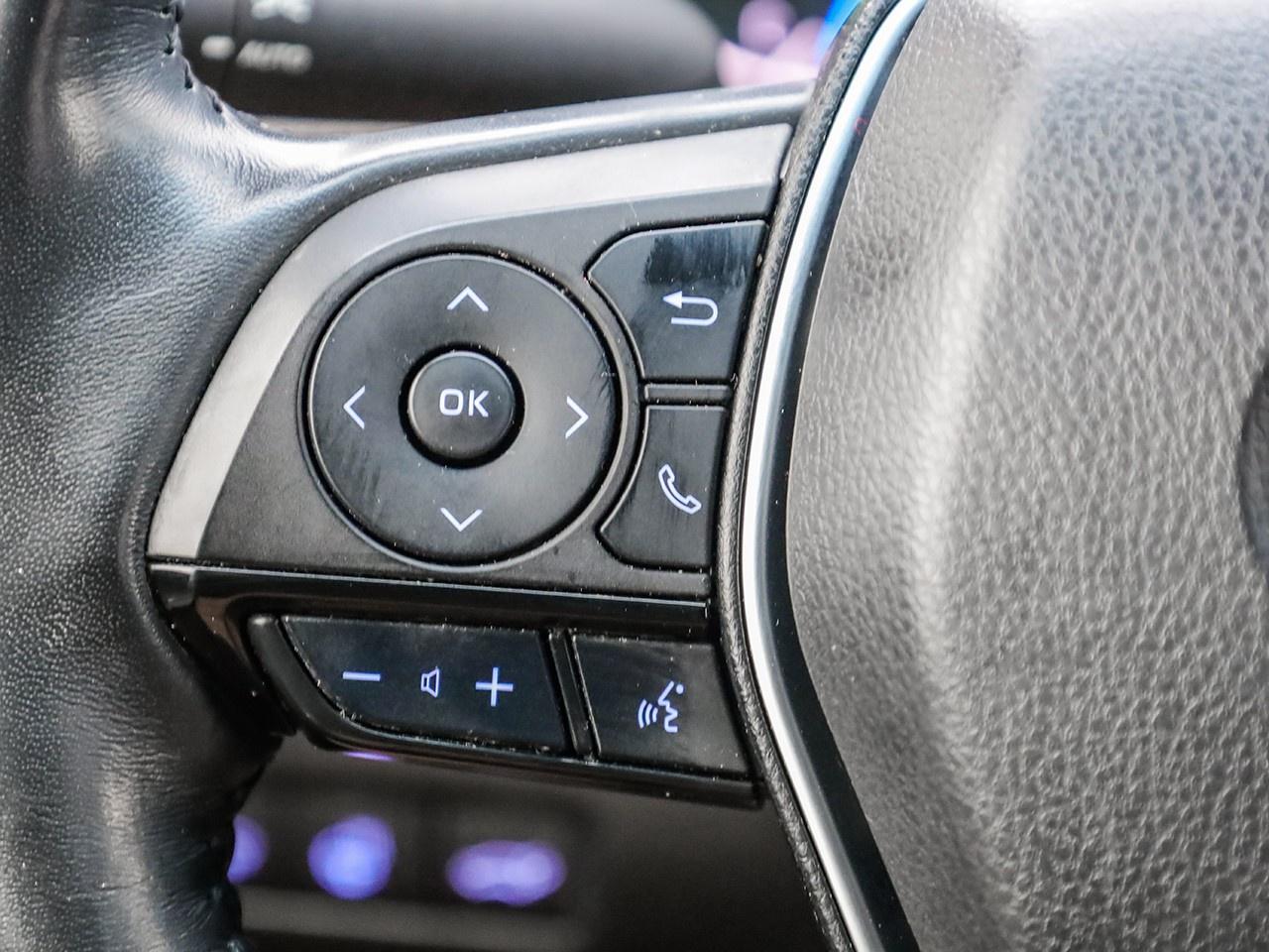 2022 Toyota Venza LE Photo