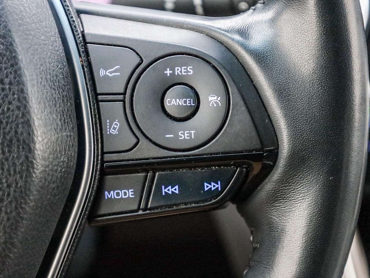 2022 Toyota Venza LE Photo