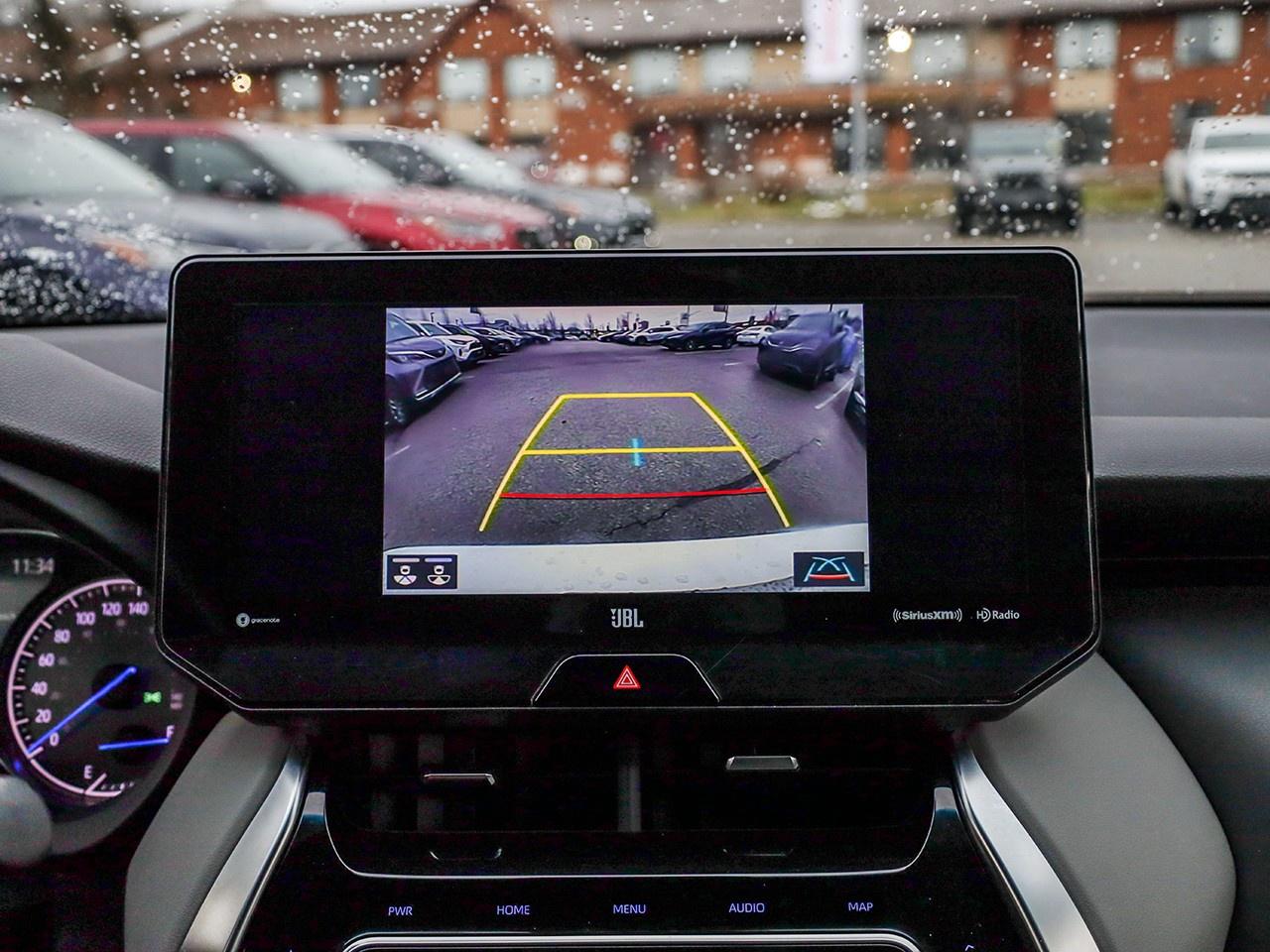 2022 Toyota Venza LE Photo