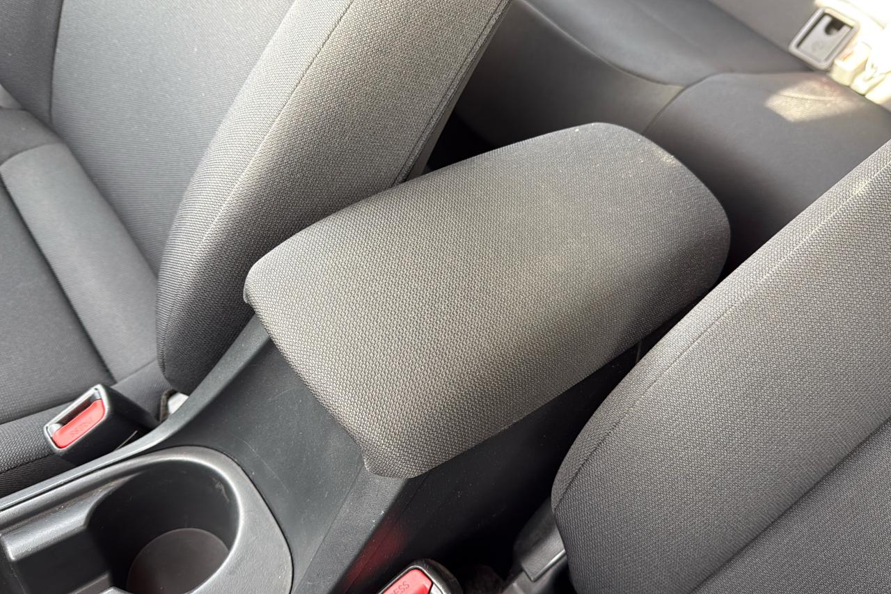 2024 Toyota Corolla L CVT Photo