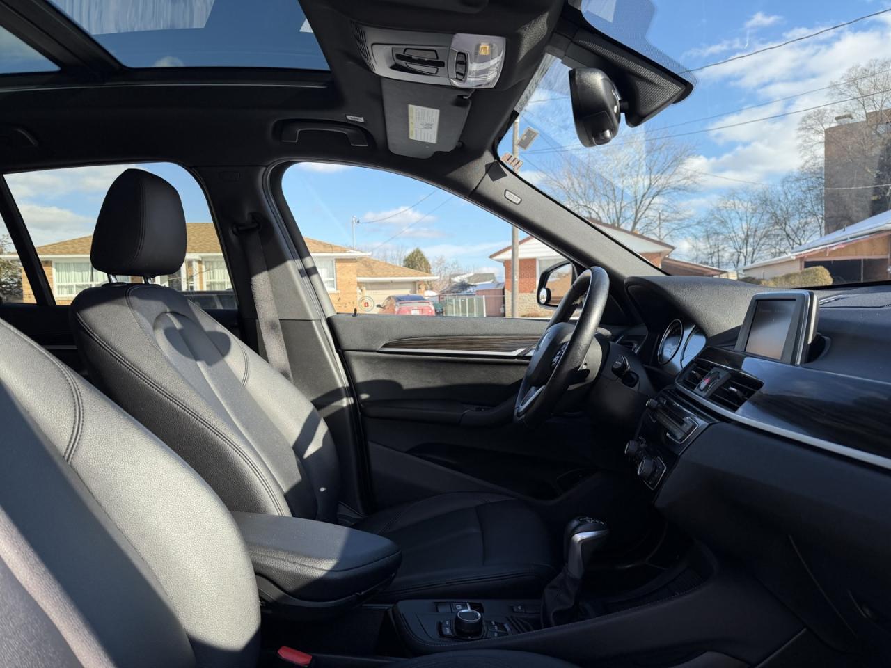 2018 BMW X1 xDrive28i - Photo #11