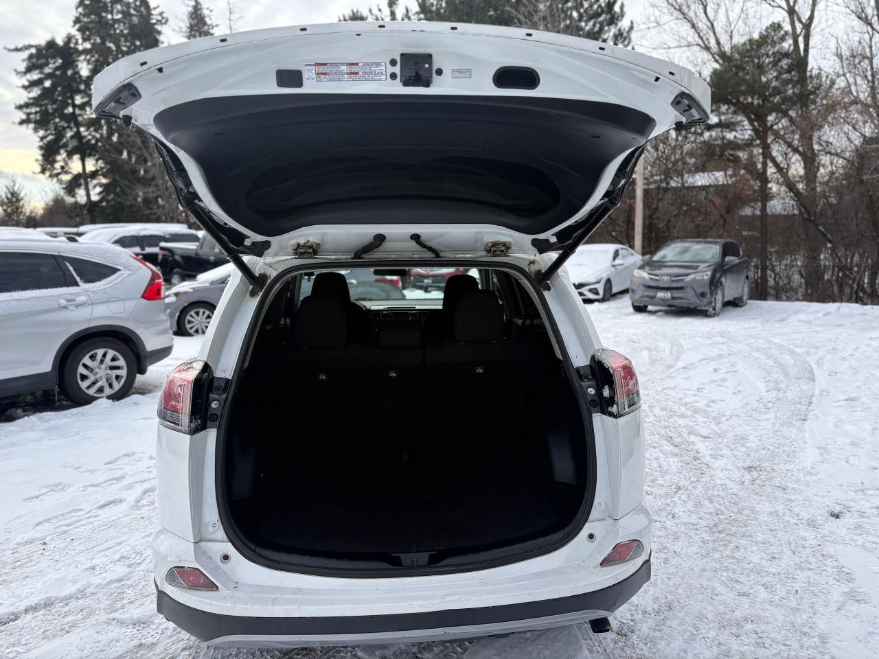 2018 Toyota RAV4 XLE,S/ROOF,HEATED SEAT,BACKUP CAM,CERTIFIED,ALLOYS Photo