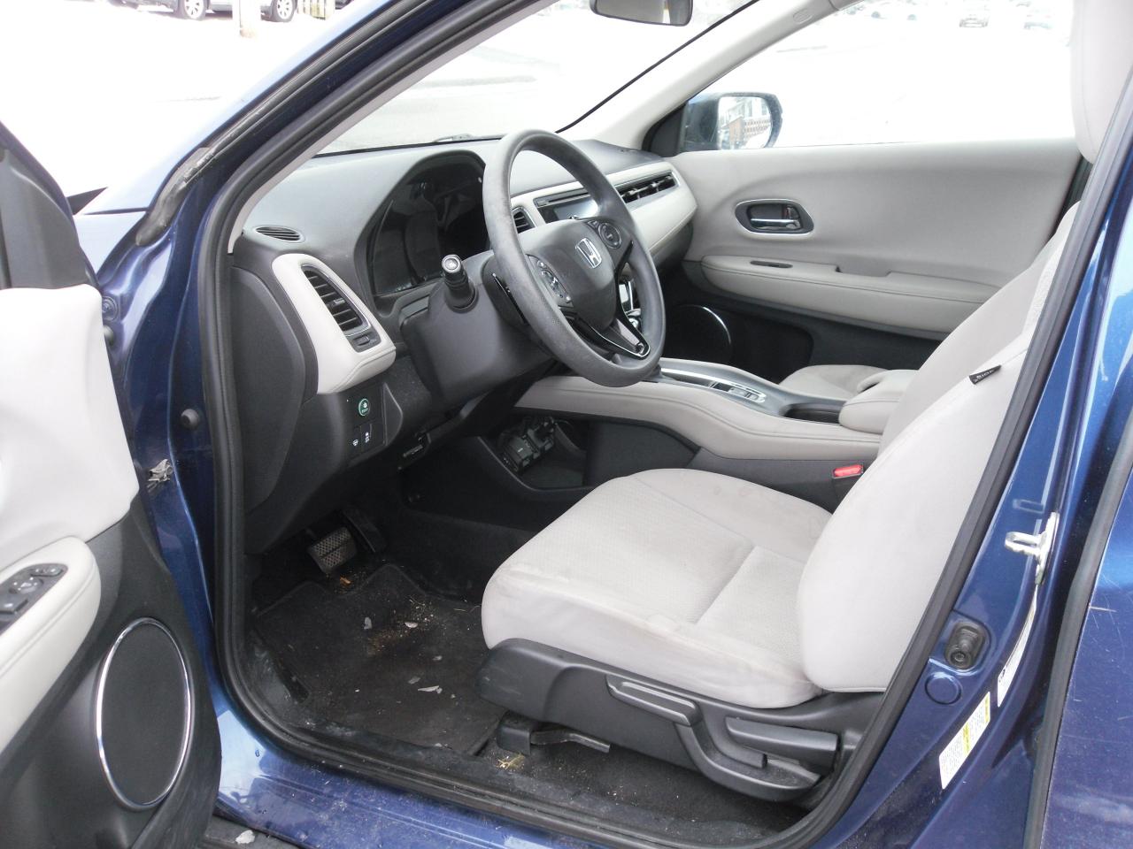 2016 Honda HR-V 4WD 4dr CVT EX Photo4