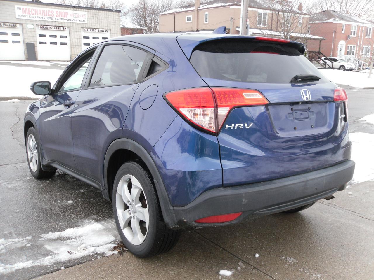 2016 Honda HR-V 4WD 4dr CVT EX Photo3
