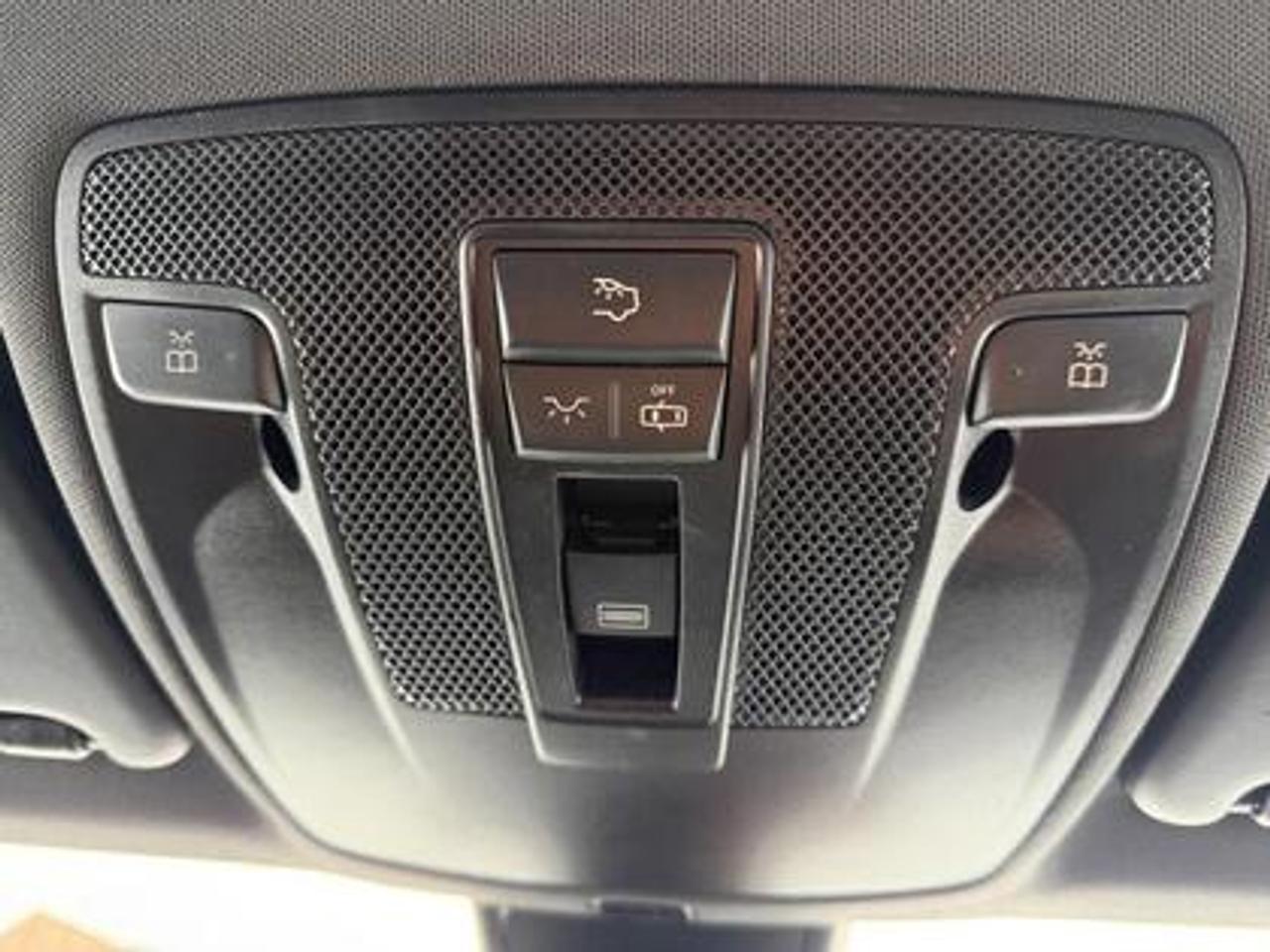 2018 Mercedes-Benz CLA-Class CLA 250 4MATIC Coupe Photo