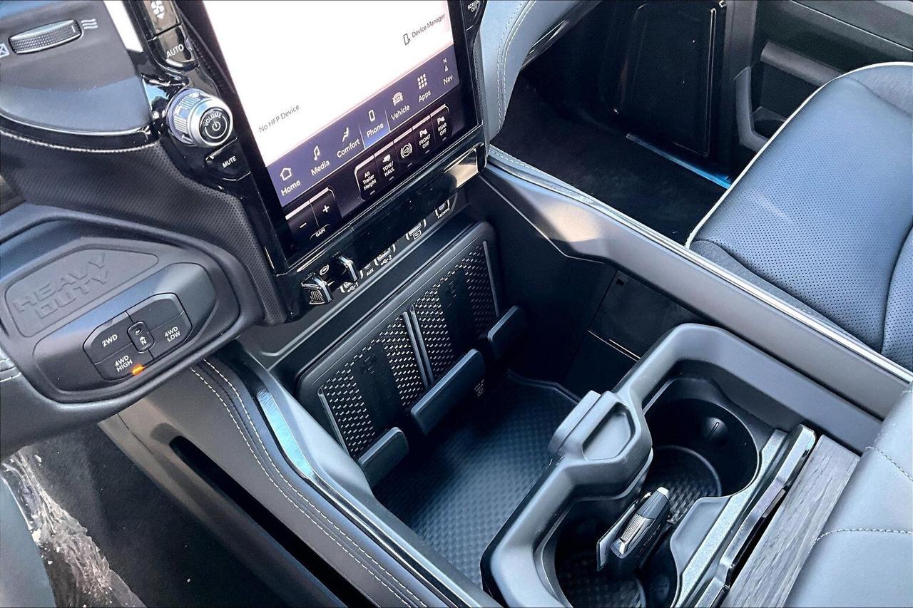 2026 RAM 3500 3500 LIMITED | DUALLY | 6.7L DIESEL | NIGHT | 4X4 Photo