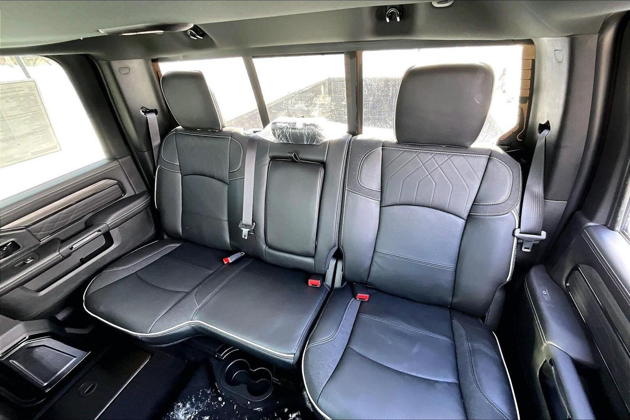 2026 RAM 3500 3500 LIMITED | DUALLY | 6.7L DIESEL | NIGHT | 4X4 Photo