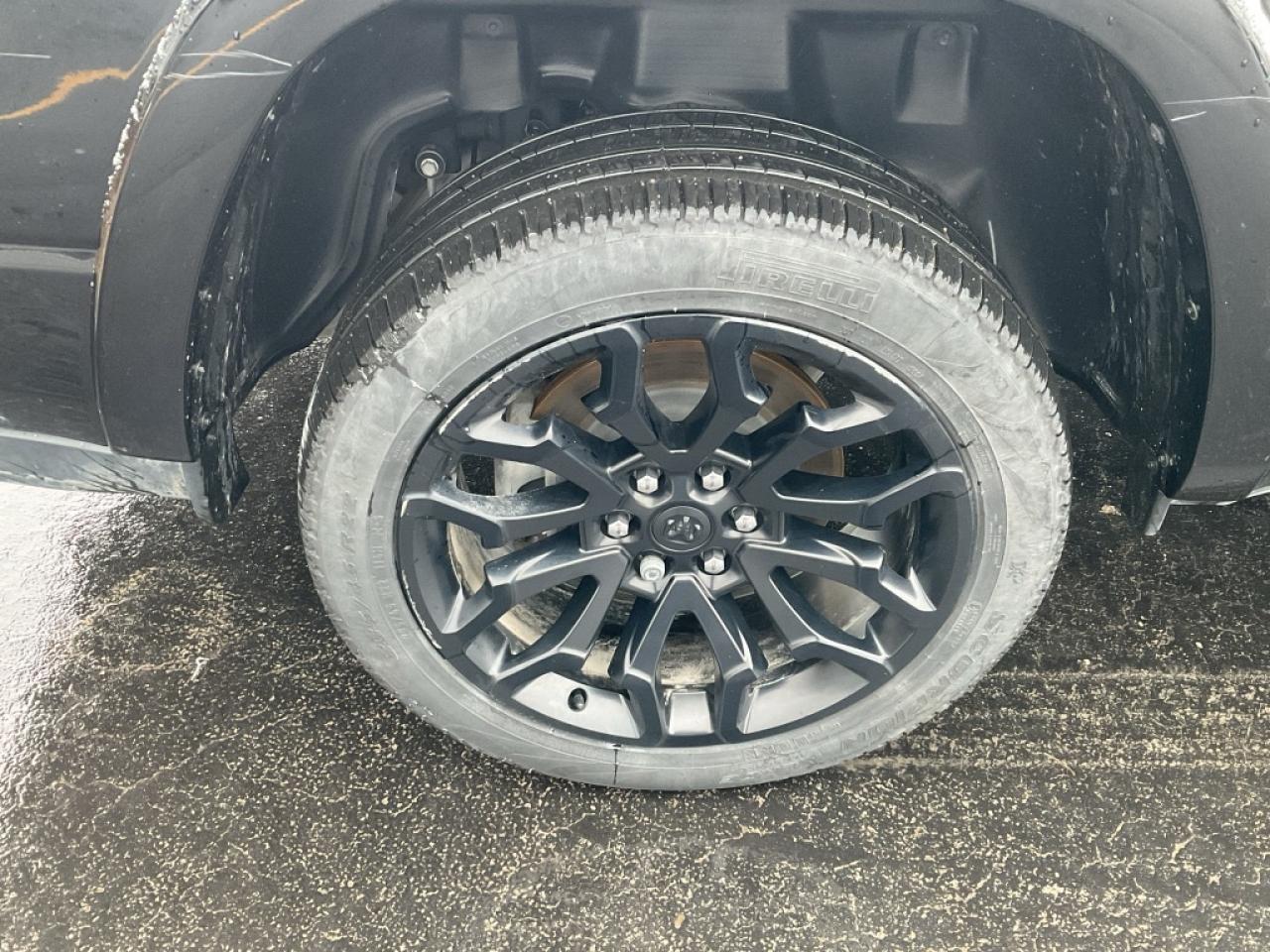 2025 RAM 1500 NIGHT EDITION / TRAILER BRAKE / LVL A / PANO ROOF Photo