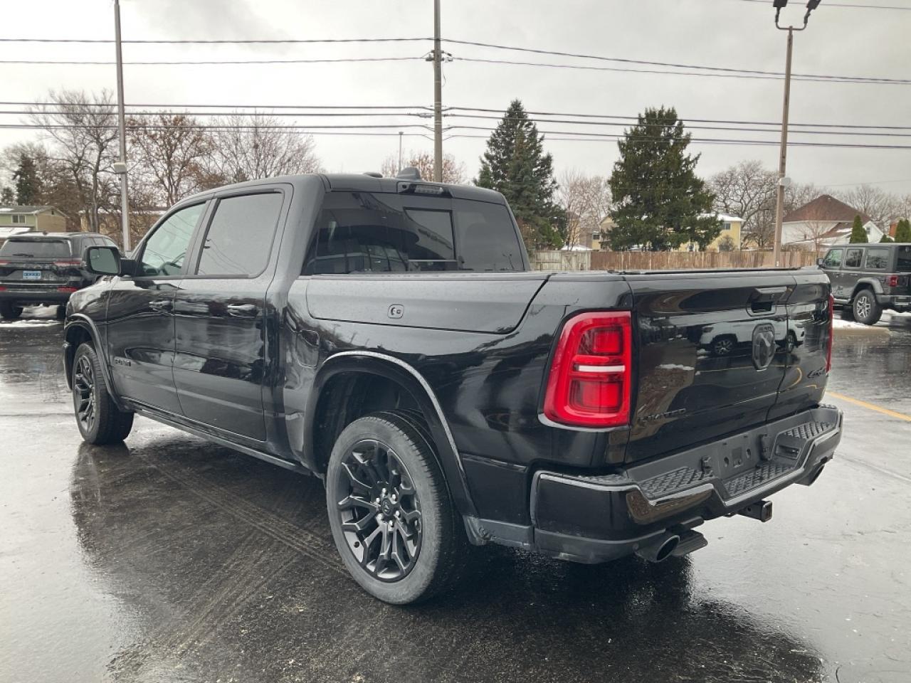 2025 RAM 1500 NIGHT EDITION / TRAILER BRAKE / LVL A / PANO ROOF Photo