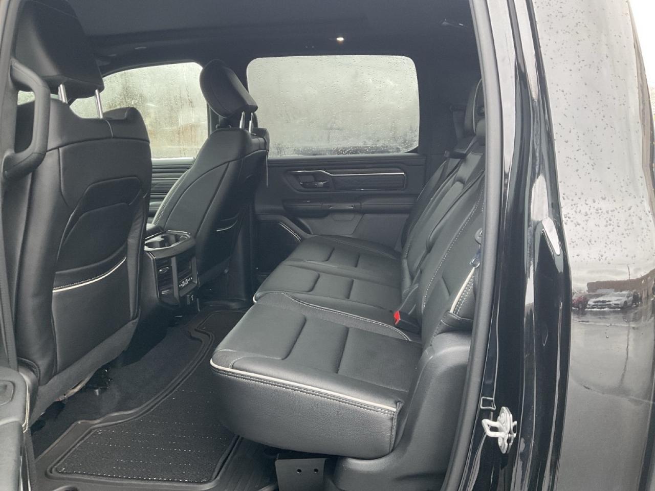 2025 RAM 1500 NIGHT EDITION / TRAILER BRAKE / LVL A / PANO ROOF Photo