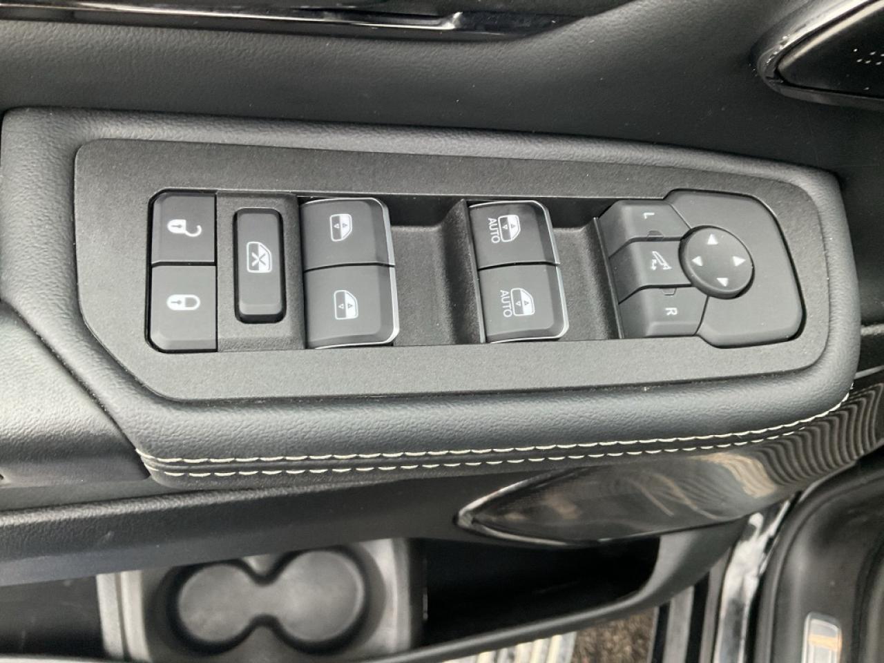 2025 RAM 1500 NIGHT EDITION / TRAILER BRAKE / LVL A / PANO ROOF Photo