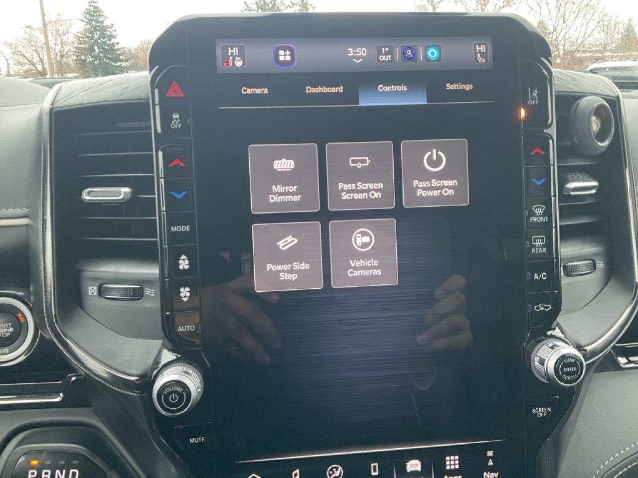 2025 RAM 1500 NIGHT EDITION / TRAILER BRAKE / LVL A / PANO ROOF Photo