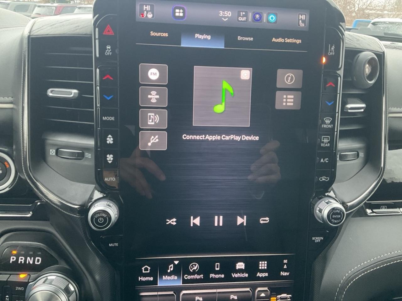 2025 RAM 1500 NIGHT EDITION / TRAILER BRAKE / LVL A / PANO ROOF Photo