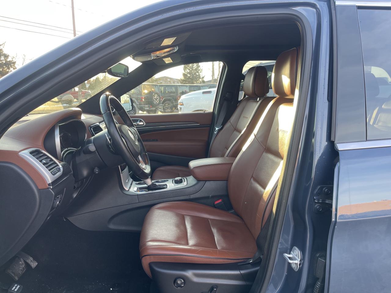 2020 Jeep Grand Cherokee VENTED HTD SEATS / RMT START / NAV / TOW PKG Photo