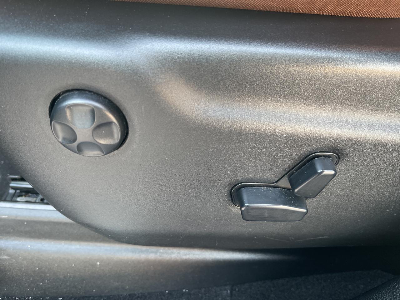 2020 Jeep Grand Cherokee VENTED HTD SEATS / RMT START / NAV / TOW PKG Photo