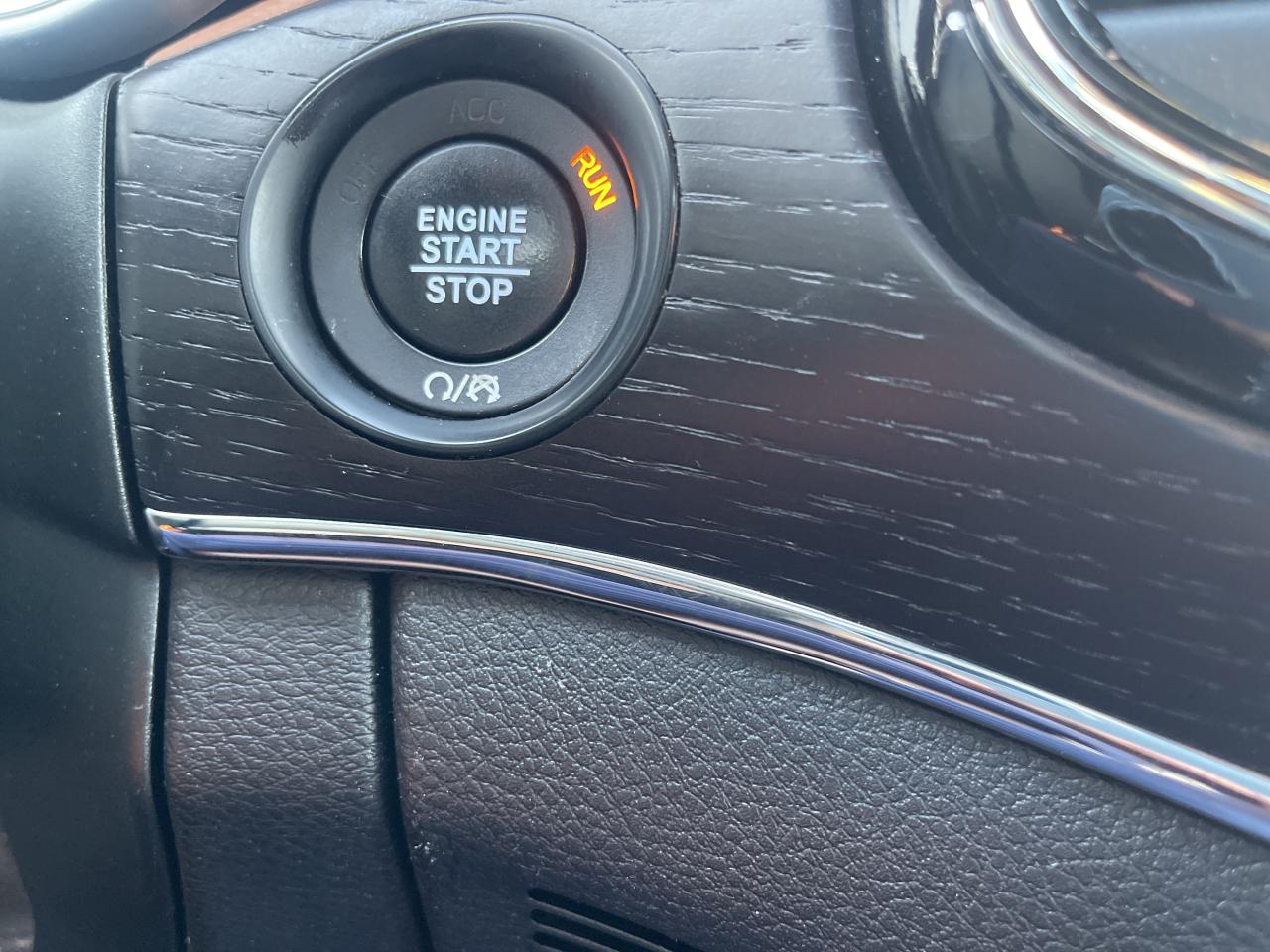 2020 Jeep Grand Cherokee VENTED HTD SEATS / RMT START / NAV / TOW PKG Photo