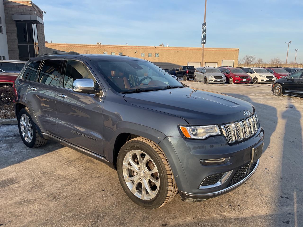 2020 Jeep Grand Cherokee VENTED HTD SEATS / RMT START / NAV / TOW PKG Photo
