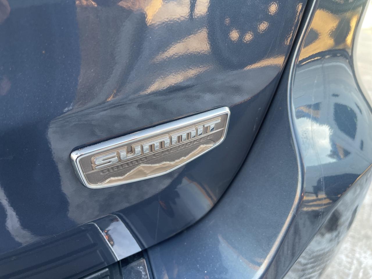 2020 Jeep Grand Cherokee VENTED HTD SEATS / RMT START / NAV / TOW PKG Photo