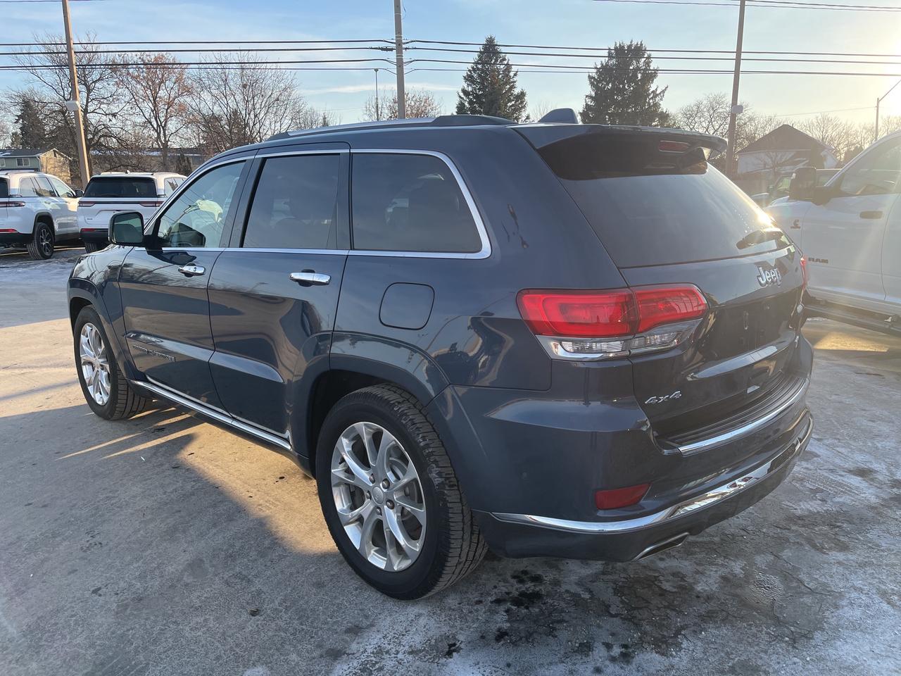 2020 Jeep Grand Cherokee VENTED HTD SEATS / RMT START / NAV / TOW PKG Photo