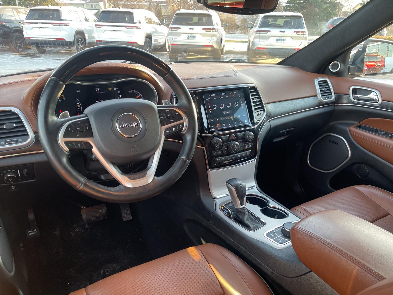 2020 Jeep Grand Cherokee VENTED HTD SEATS / RMT START / NAV / TOW PKG Photo