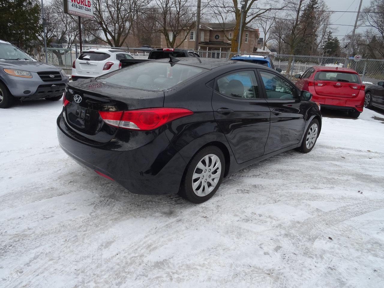 2012 Hyundai Elantra GL - Photo #6